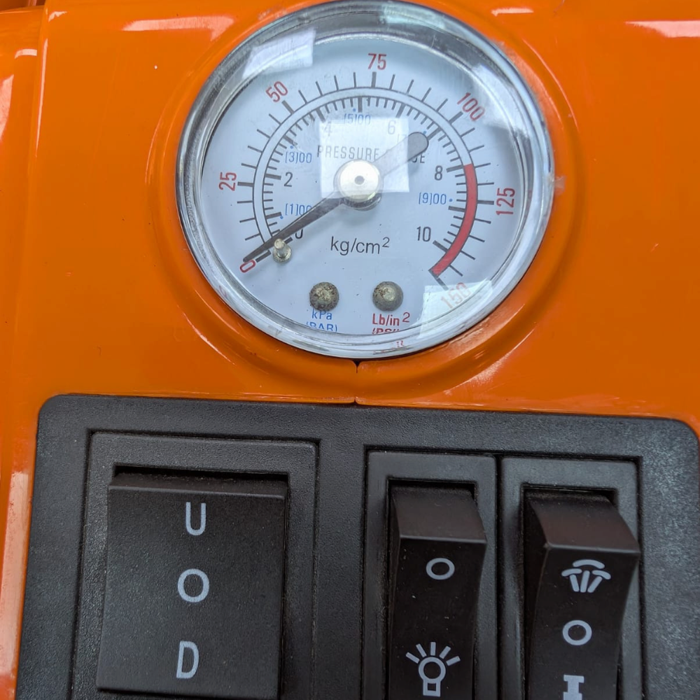 منفاخ عجلات رقمي 150 PSI